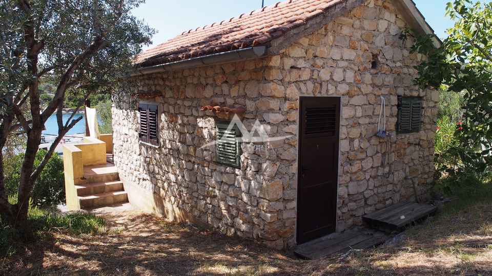 MALA RAVA - CHARMING STONE HOUSE FOR SALE IN THE FIRST ROW TO THE SEA